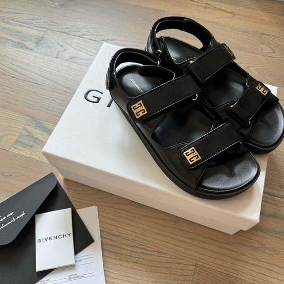 Givenchy women’s 4G logo embellished leather sandals size 38 - Picture 2 of 11